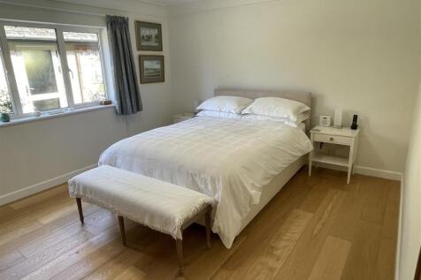 Bedroom 2.JPG