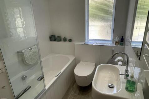 Bathroom.JPG