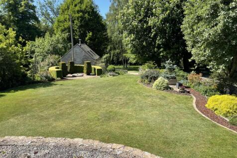 The Garden to Bothy.JPG