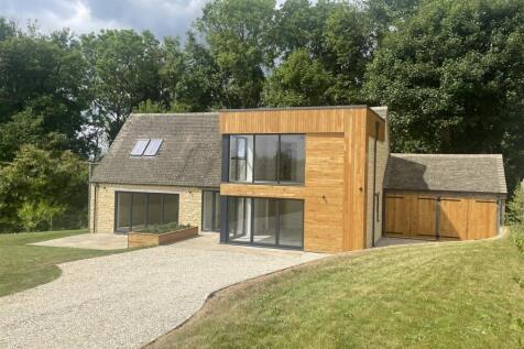 Wyck Hill Court Barn MAIN SHOT.JPG