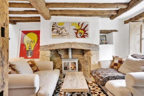 Living Room 2.jpg
