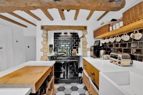 Kitchen 2.jpg