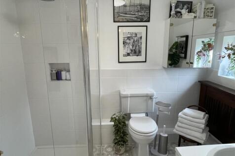 Shower Room.JPG
