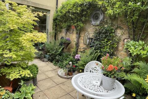 Garden 1.JPG