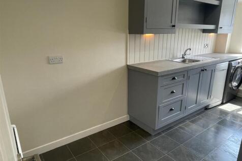 Dining Area in Kitchen.JPG