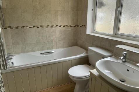 Bathroom.JPG