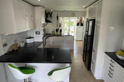 Kitchen Breakfast Room.JPG