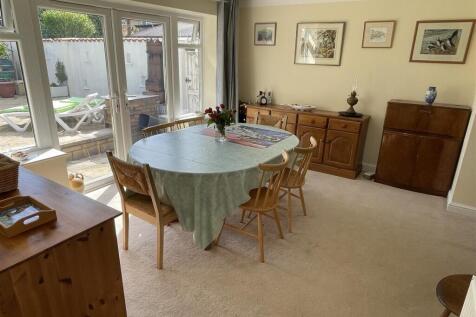 Dining Room.JPG