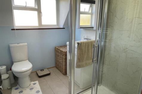 En Suite Shower.JPG