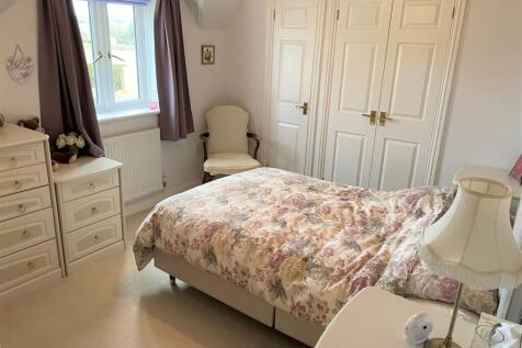 Bedroom 1.JPG