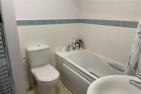 Bathroom.JPG