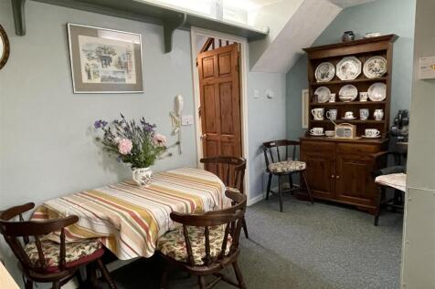 Dining area.jpg