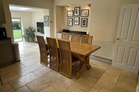 Dining Area.JPG