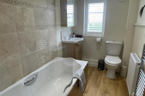 Bathroom.JPG