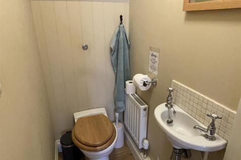 downstairs cloakroom.JPG