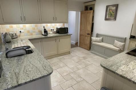 Kitchen.JPG