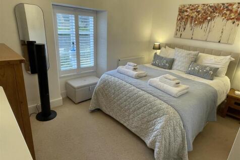 Bedroom 1.JPG