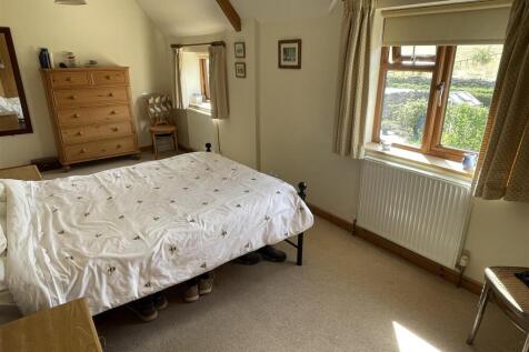 Bedroom  1.JPG