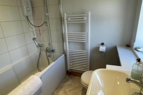 Bathroom.JPG