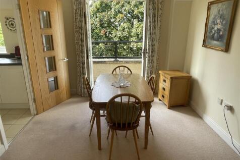 Dining Area.JPG