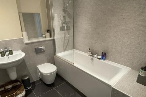 Bathroom.JPG