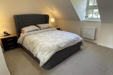 Bedroom 1.JPG
