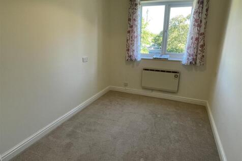 Bedroom 2.JPG