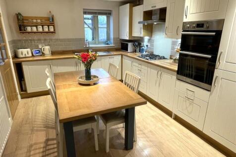 kitchen - dining.JPG