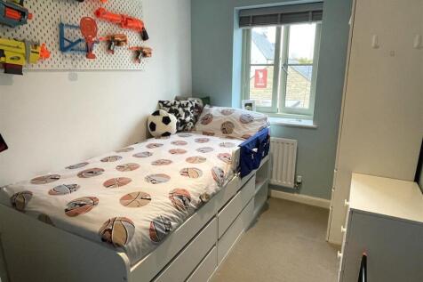 bedroom 3.JPG