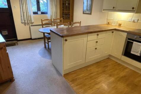 Kitchen alternative angle.JPG