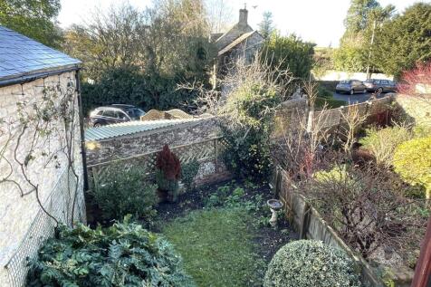 rear garden view.JPG