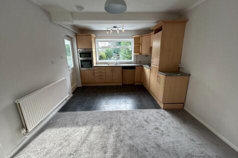 Kitchen /dining room