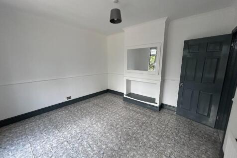 Bed 4 / lounge