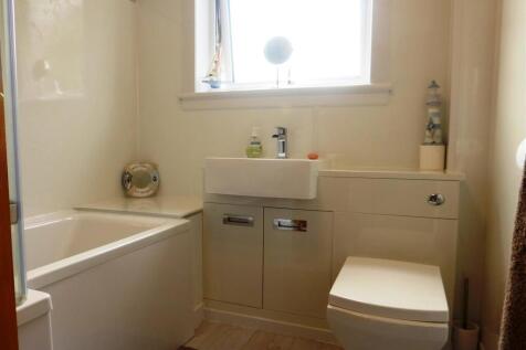 Bathroom 1.JPG
