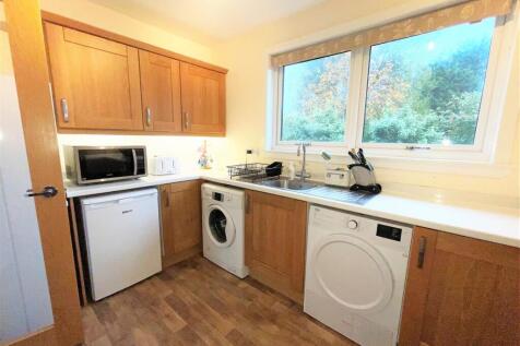 Kitchen 2.JPG