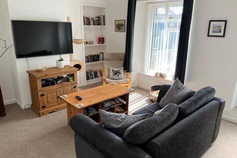 Living Room 2.jpg