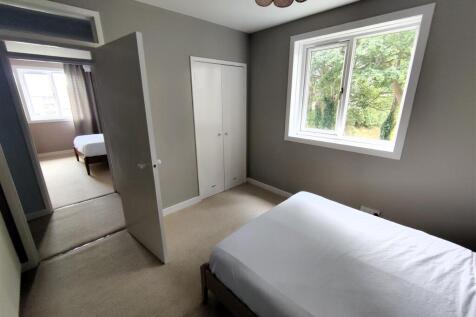 08_bedroom1.jpg