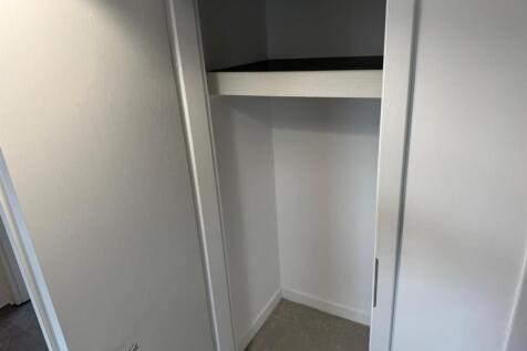 15_cupboard.jpg