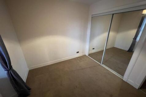 Bedroom 1a.JPG