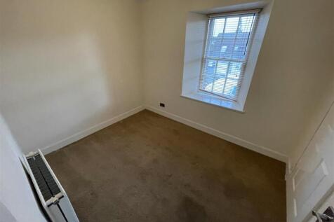 Bedroom 2.JPG