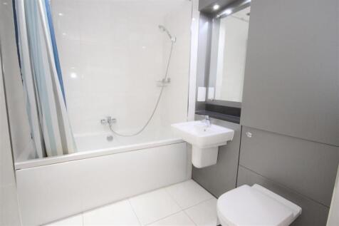 10Bathroom.JPG