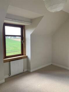 bedroom 2.JPG