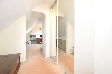 Walk-In Wardrobe