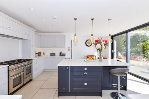 Kitchen/ Breakfast Room