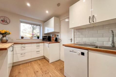 kitchen 2.jpg