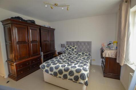 bedroom5wren.jpg