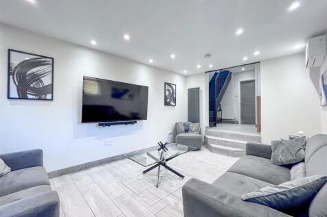 lounge 2.jpg