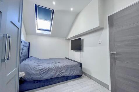 bed 1.jpg