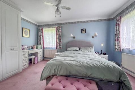 bed 1.jpg