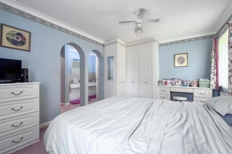 bed 1 image 2.jpg